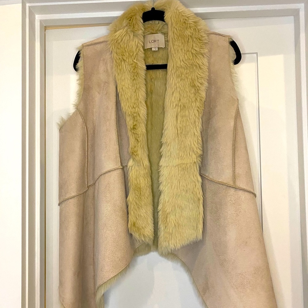 Ann Taylor LOFT Faux Fur Vest